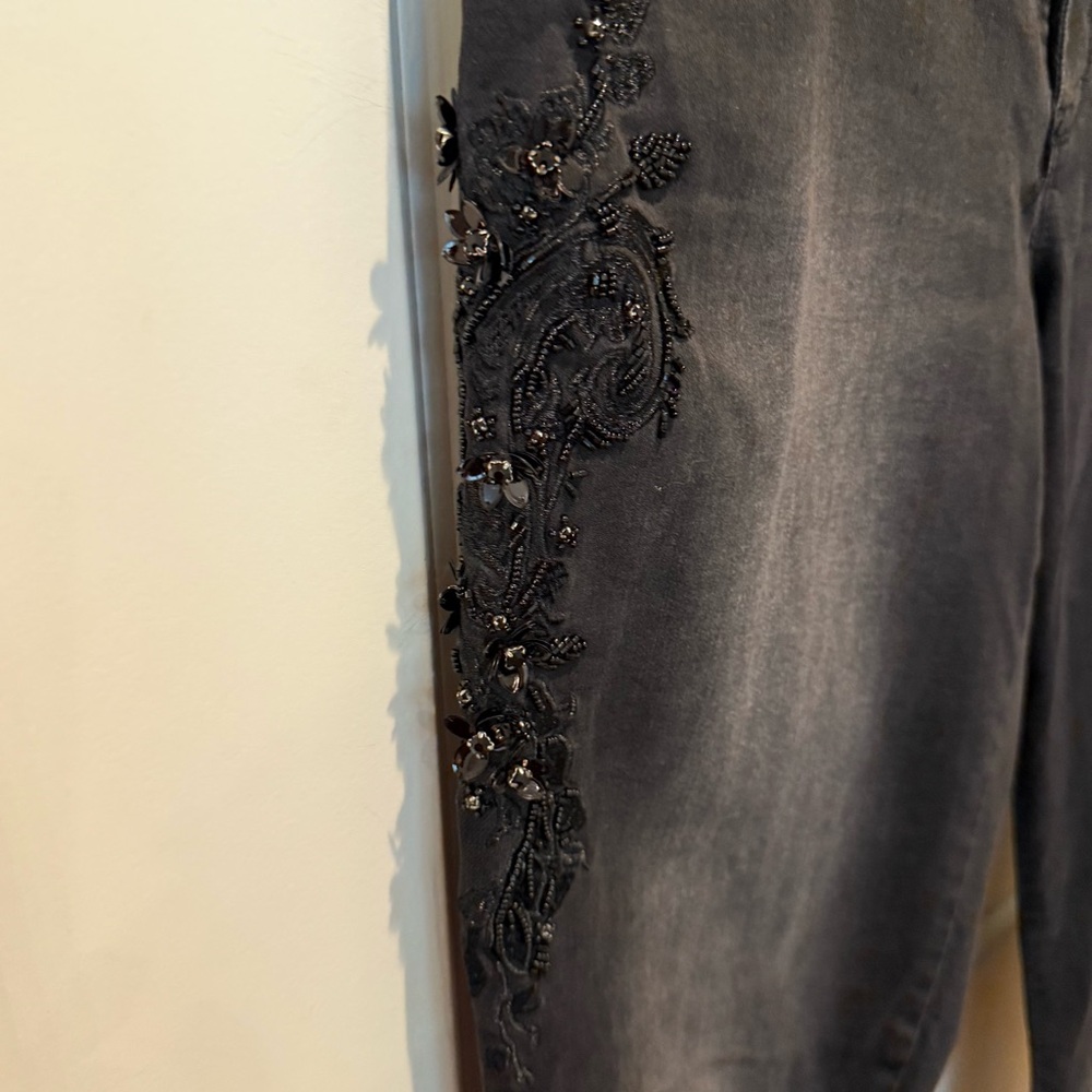 White House Black Market Ladies The skinny Jeans w/ Sequins.  Black, Size 12